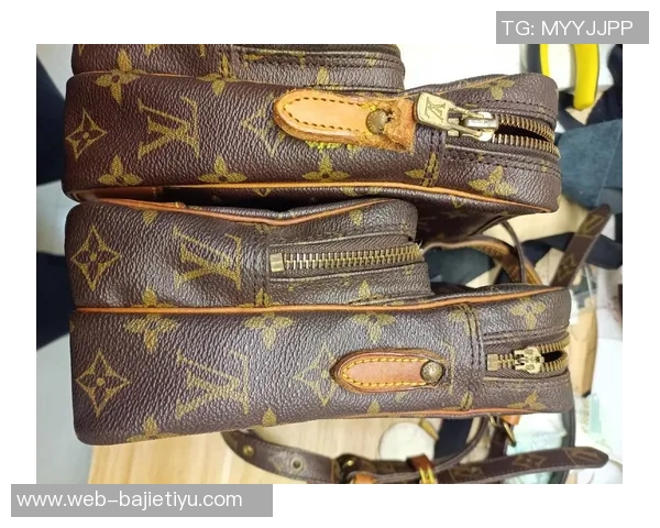 科曼告别拜仁送前队友奢华LV包包引发热议 科曼告别拜仁送前队友奢华LV包包引发热议