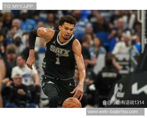 哈珀赞文班亚马全能表现其打法时而似控卫展现多面才华